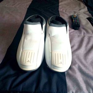 2001 KOBE ADIDAS 2’s